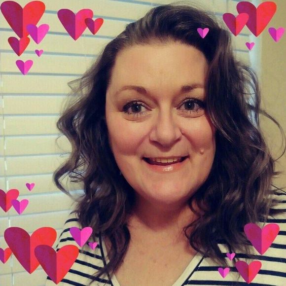 Meet your Posher, Lori - Picture 1 of 1